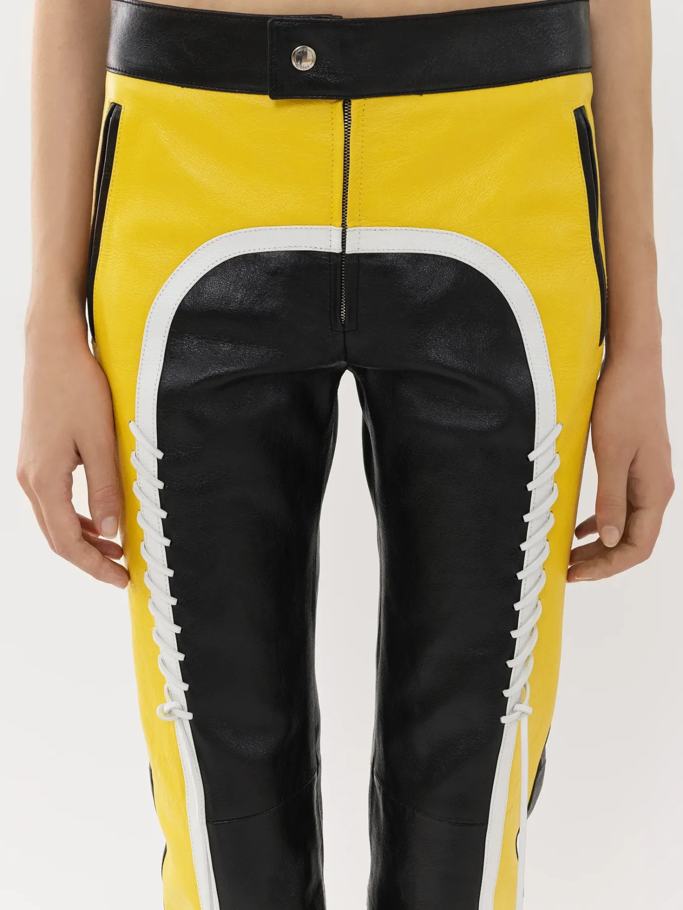 Pantalons Et Shorts-Chloé Pantalon Biker Court A Lacets Black - Yellow 1