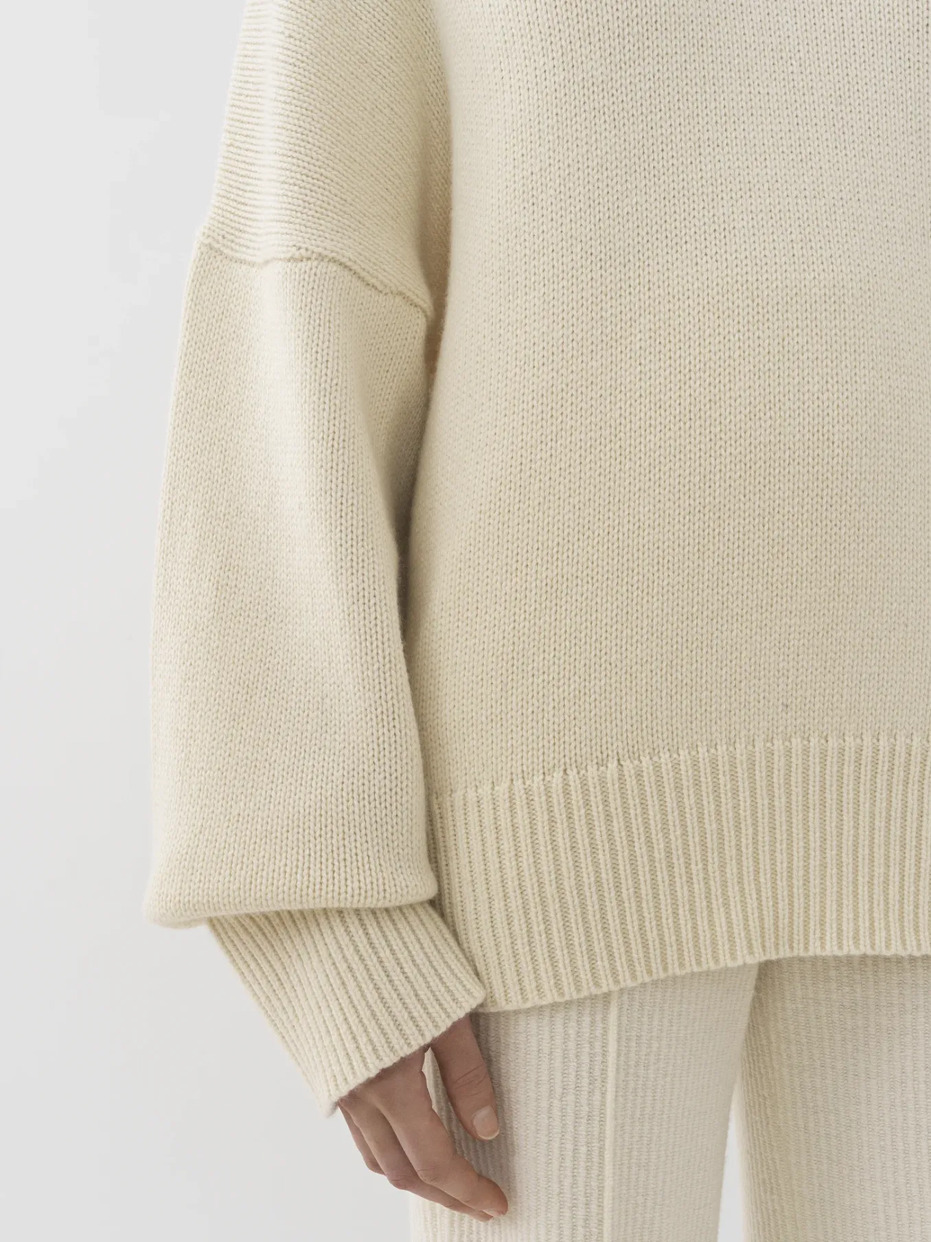 Maille-Chloé Pull Col Roule Oversize White Powder
